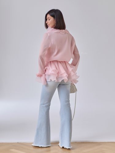 Розовое шифоновое платье-блузка с брошами