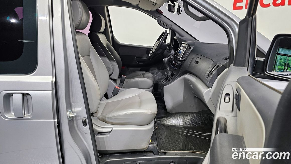 Hyundai The New Grand Starex Van 5-и местный (07.2020)