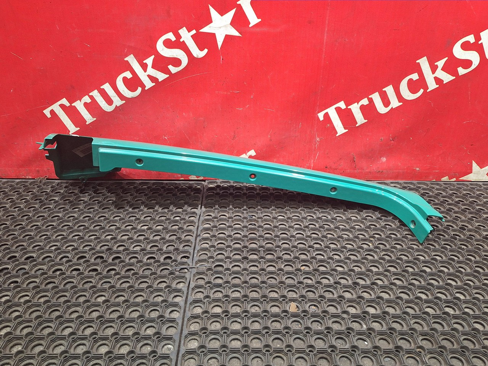 Накладка стойки лобового стекла левой 2017 г.