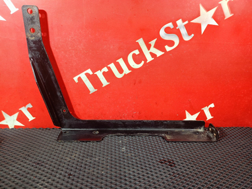 Кронштейн трапа над ящиком АКБ