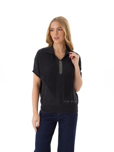 Графитовая трикотажная футболка-поло с декором