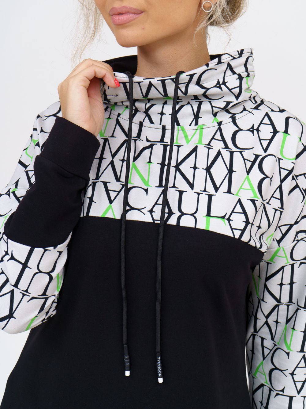 920 Платье "Черный/буквы/зеленый" SveTekst (Акция)