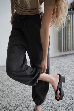 ZARA БРЮКИ-ДЖОГГЕРЫ С КАРМАНАМИ, СВИНЦОВЫЙ