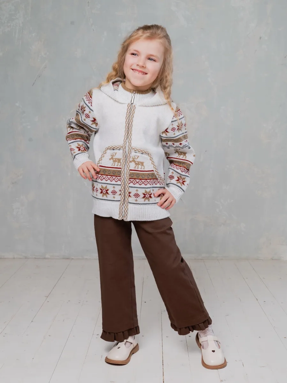 Кофта вязаная на молнии с капюшоном