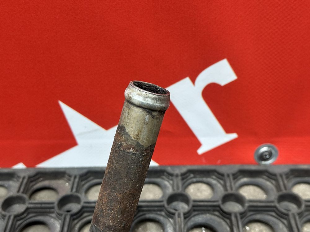 Трубка картерных газов