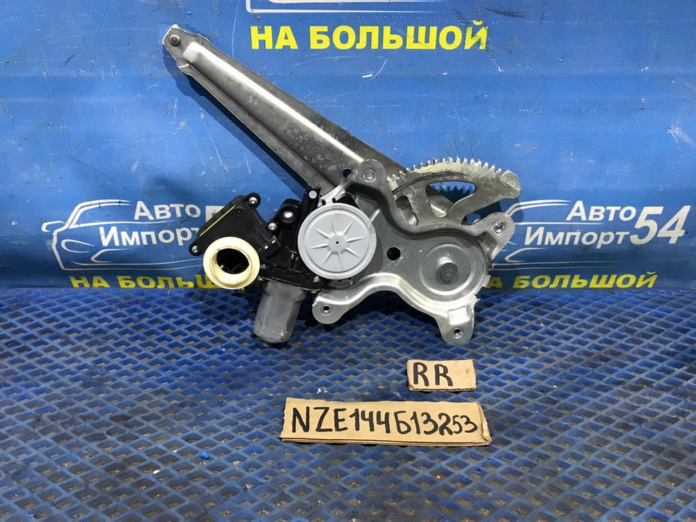 Стеклоподъемник задний правый TOYOTA COROLLA AXIO 2006-2012