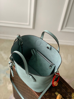 Louis Vuitton Blossom PM