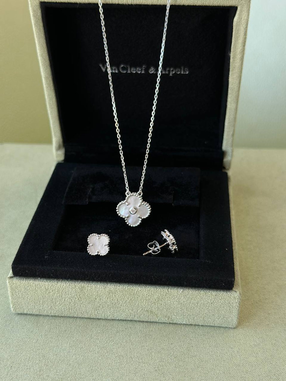 Серьги Van Cleef & Arpels