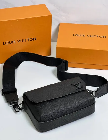 Мужской мессенджер Louis Vuitton Fastline из яловой кожи, черный