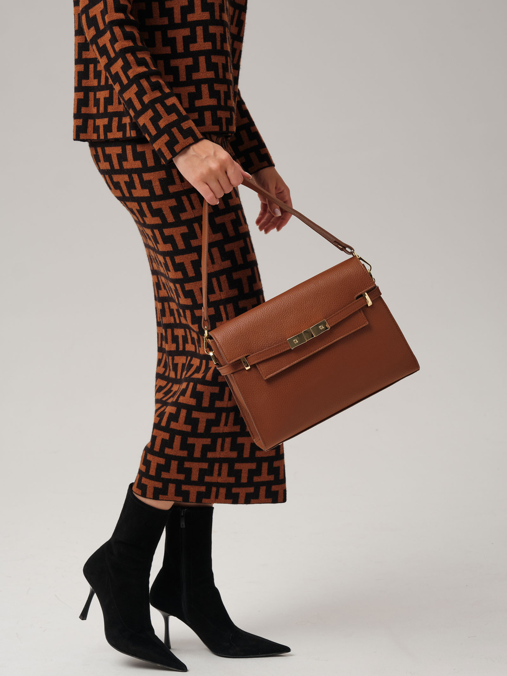 Кожаная сумка Deboro 31116 фундук