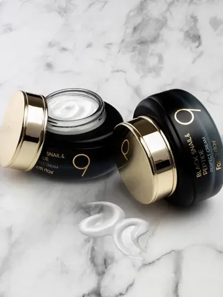 FARMSTAY - КРЕМ ДЛЯ ЛИЦА ОМОЛАЖИВАЮЩИЙ С МУЦИОМ ЧЕРНОЙ УЛИТКИ BLACK SNAIL & PEPTIDE9 PERFECT CREAM, 55 ML