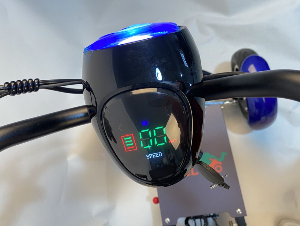 Трицикл GreenCamel Кольт 801 FAT (36V 15,6Ah 2x400W) кресло