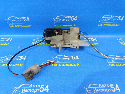 Замок двери передней правой TOYOTA CARINA E 1995