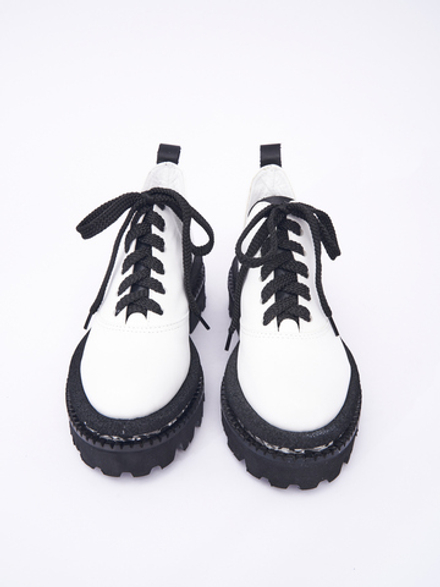 Туфли-лоферы белые