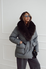 Пуховик на кулиске с английским воротником