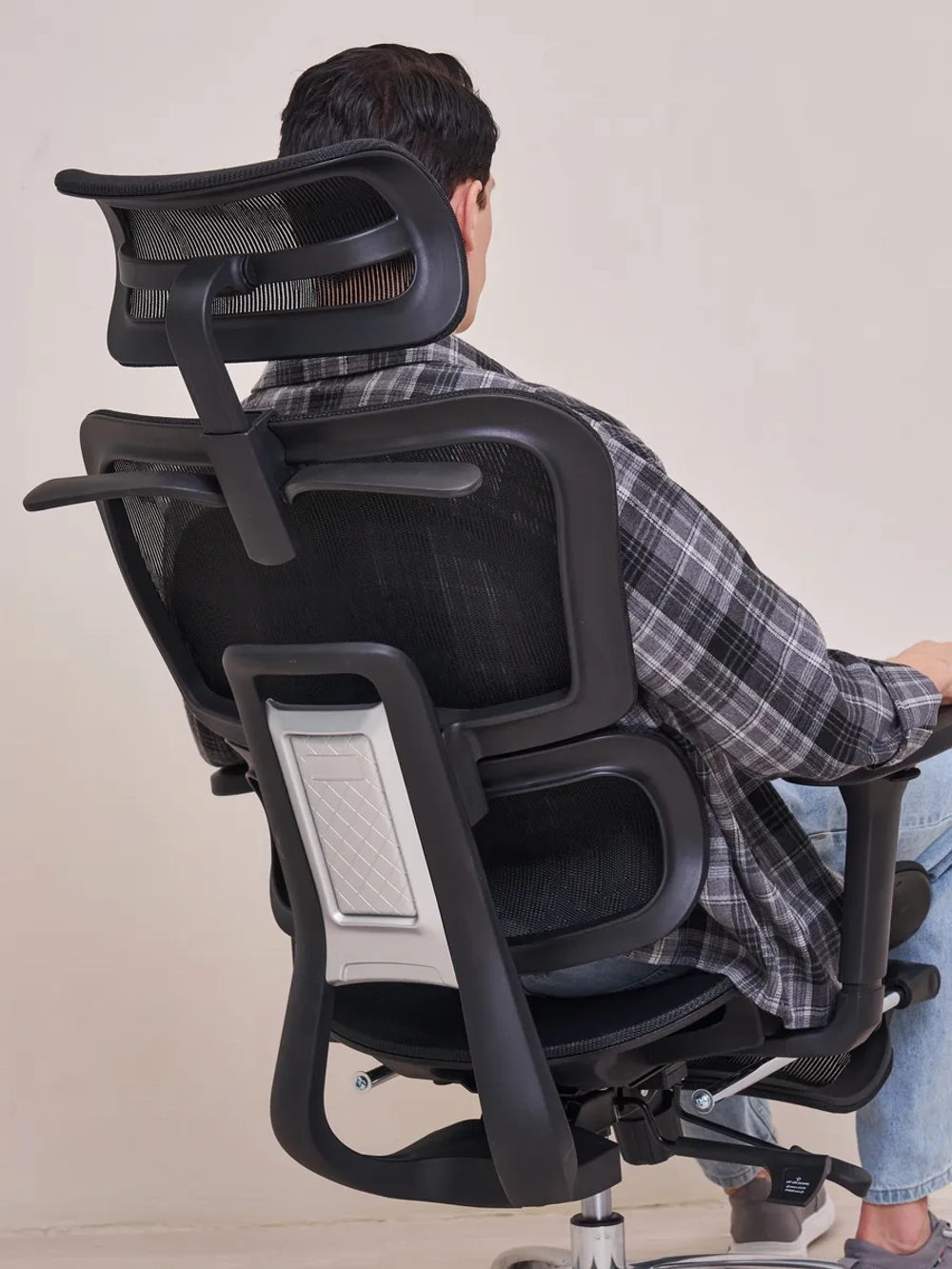 Кресло компьютерное игровое офисное на колесиках Sevilgame