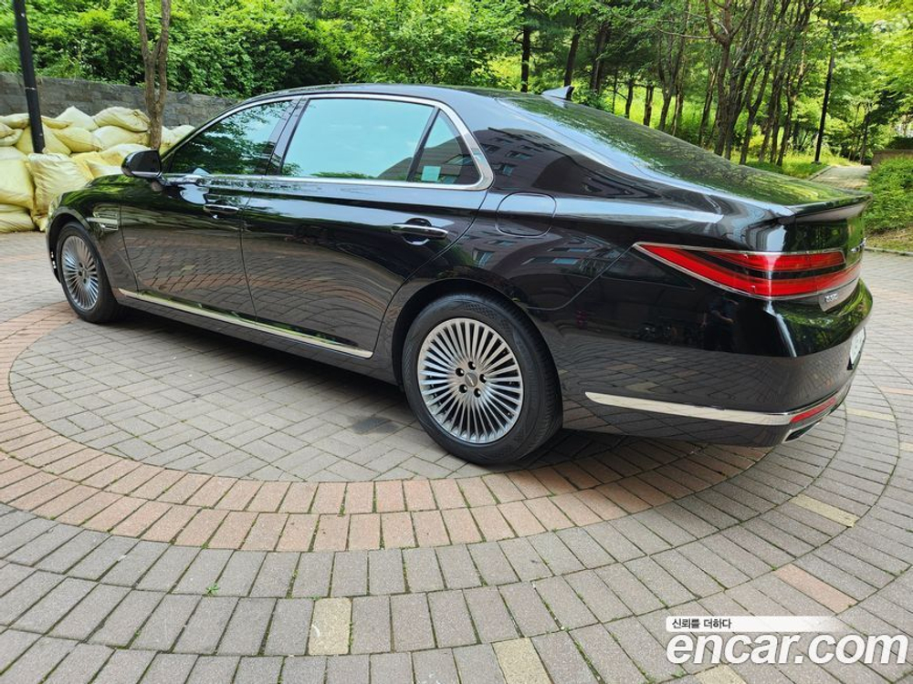 Genesis G90 3.8 AWD (05.2021)