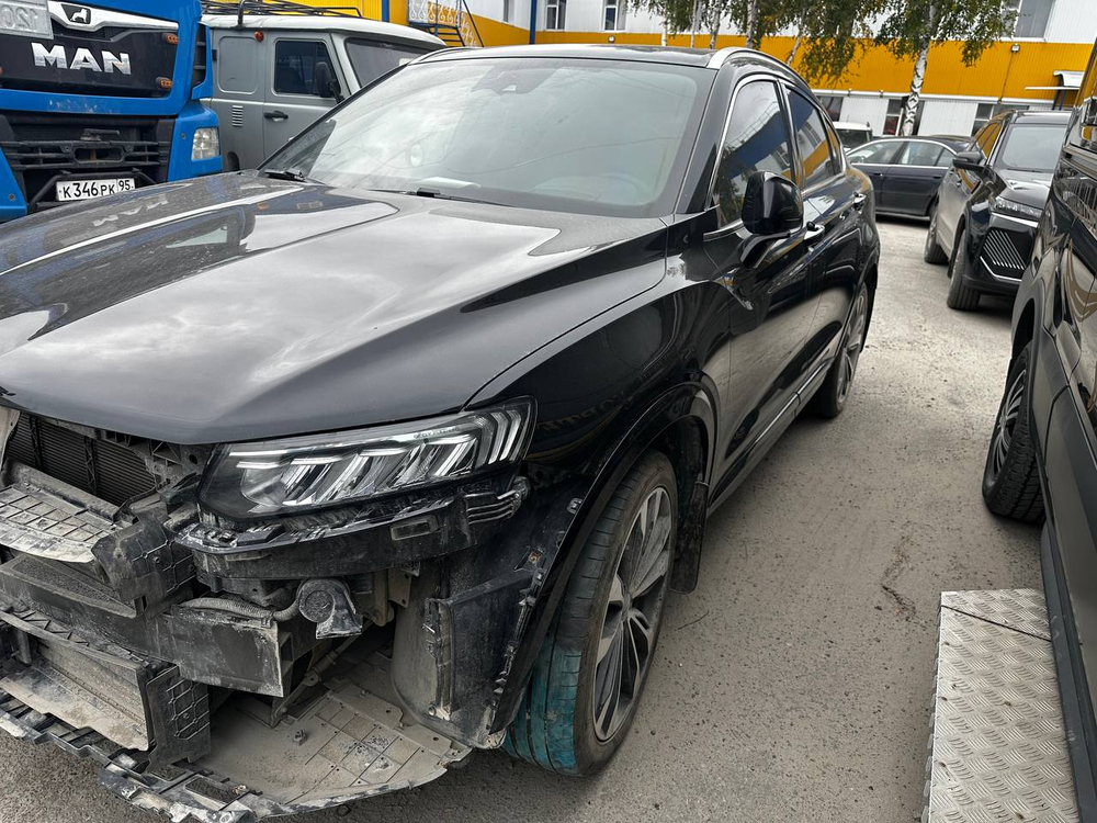 Geely Tugella Flagship 2.0T (238 hp) 8AT 4WD