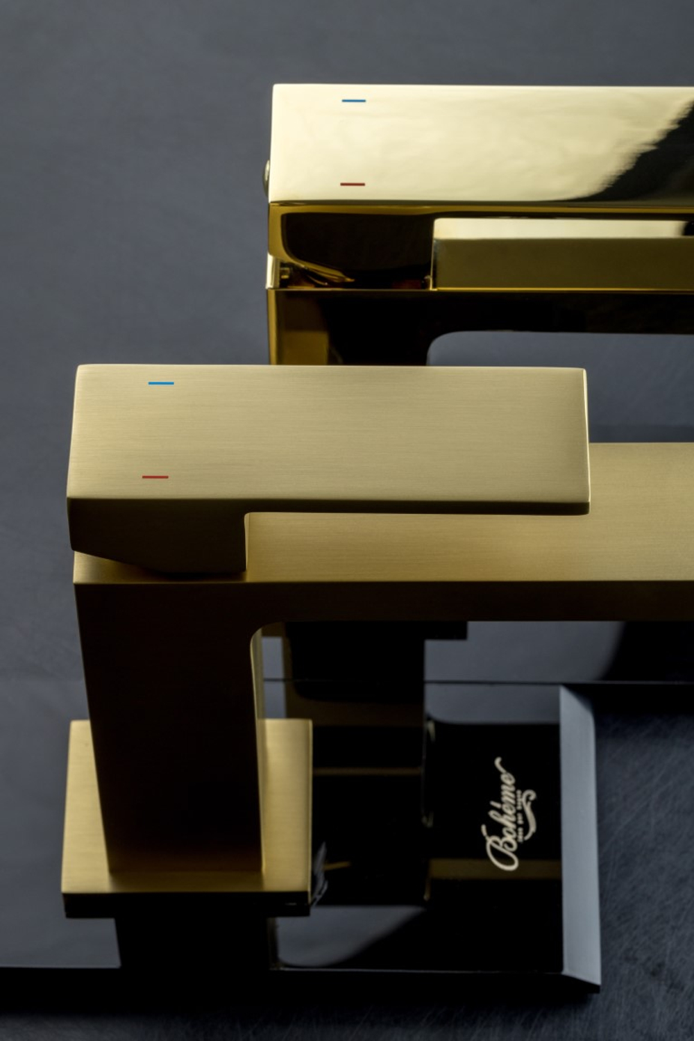 Cмеситель для умывальника Qubic Bronze