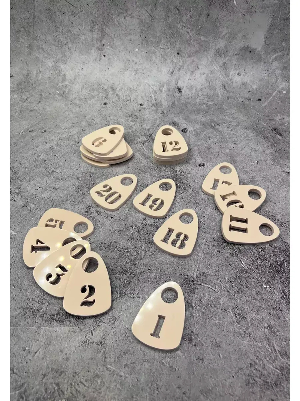 Номерки для гардероба прорезные