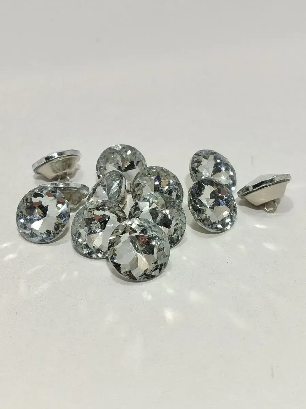 Стразы для рукоделия: Пришивные стразы для каретной стяжки