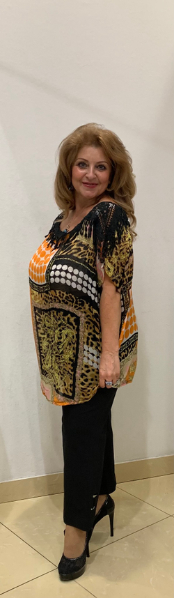 Легкий цветной блузон с черной отделой