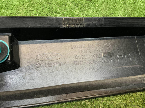 Накладка крышки багажника правая Omoda C5 (22-нв)