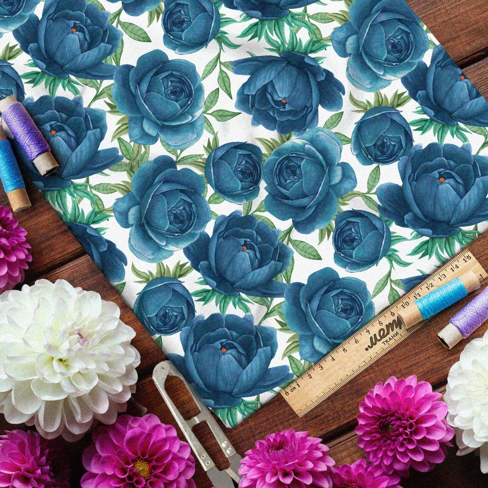 Ткань дюспо тёмно-голубые розы на белом фоне