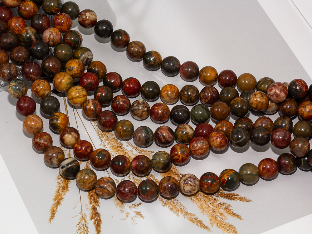 Нить бусин из яшмы 10,5мм