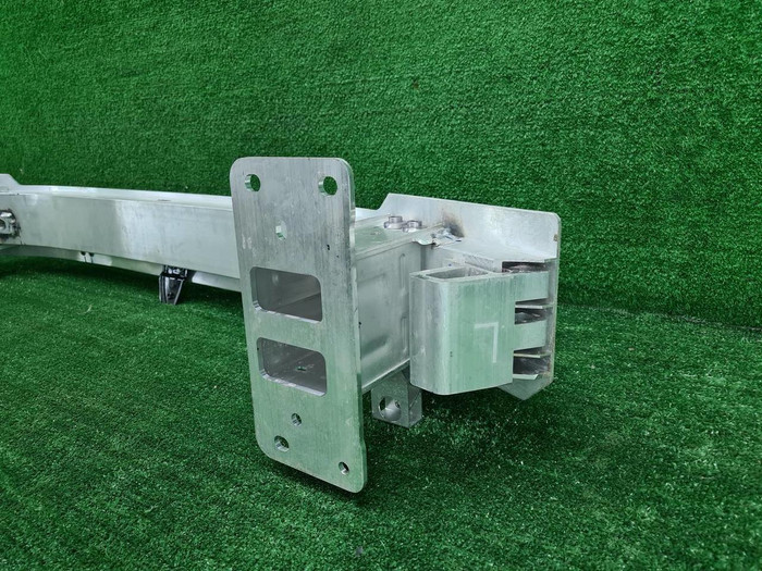 Усилитель передний Lixiang L6 (2024-н.в.)