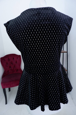 Блузка Concept club вечерняя, под бархат с баской 48 размер