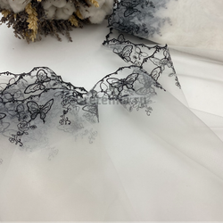 Вышивка на сетке молочная 20 см