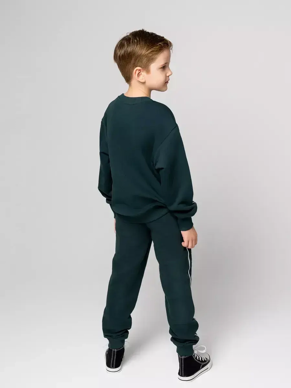 Спортивный костюм для мальчика в школу