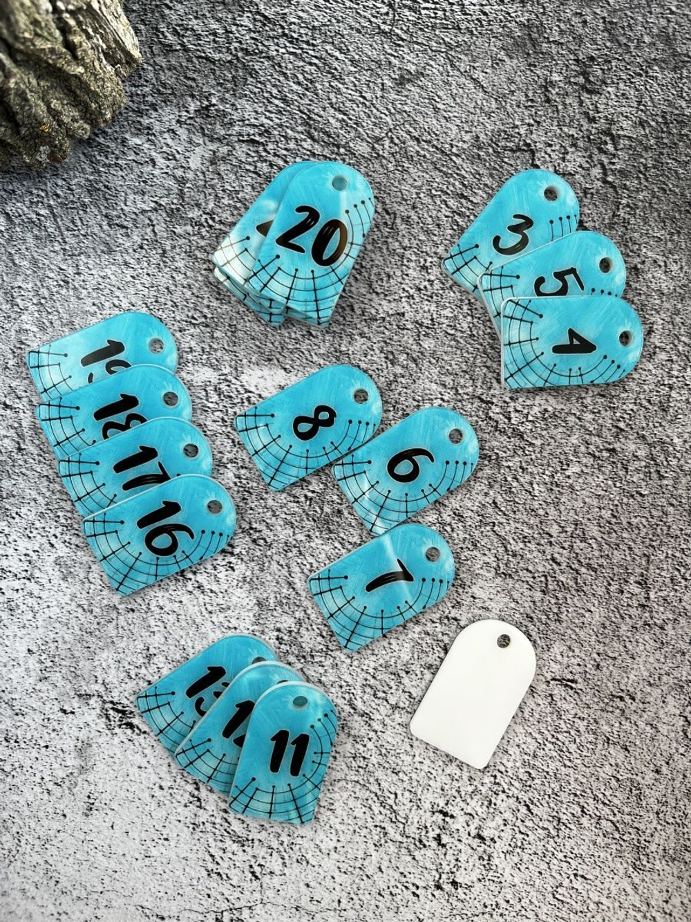 Номерки для ключей из акрила