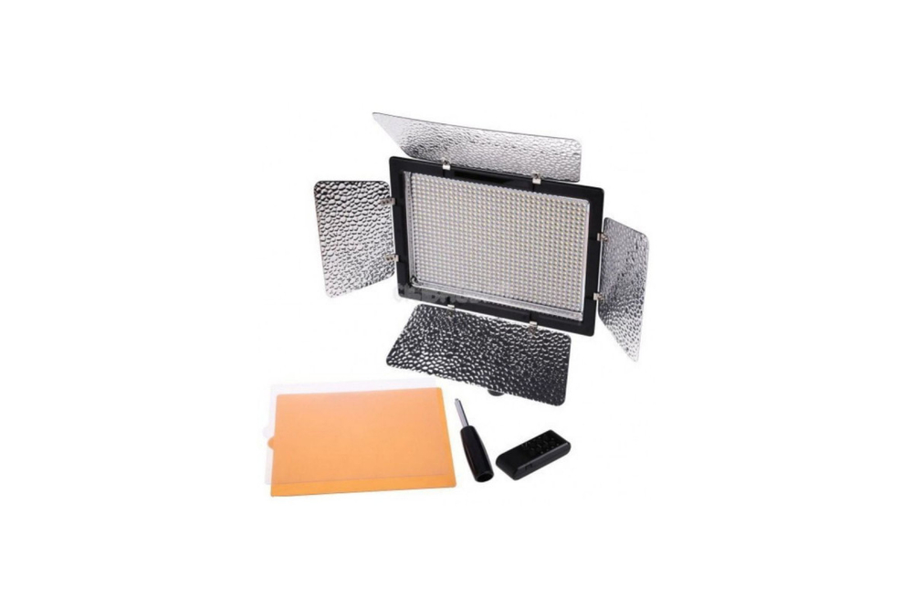 Светодиодный осветитель Yongnuo YN-900 L LED 3200-5500K