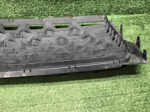 Решетка переднего бампера Renault Duster 2 (20-нв)