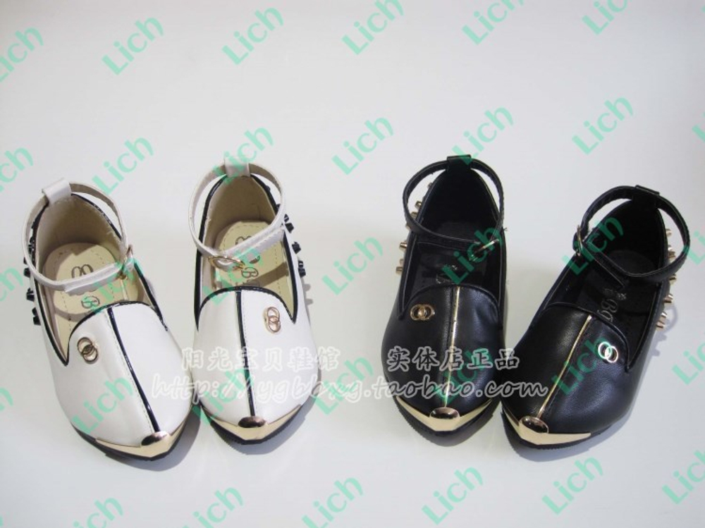 Туфли детские с металлическим мыском и шипами по бокам