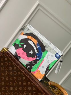 Louis Vuitton Pochette Voyage MM