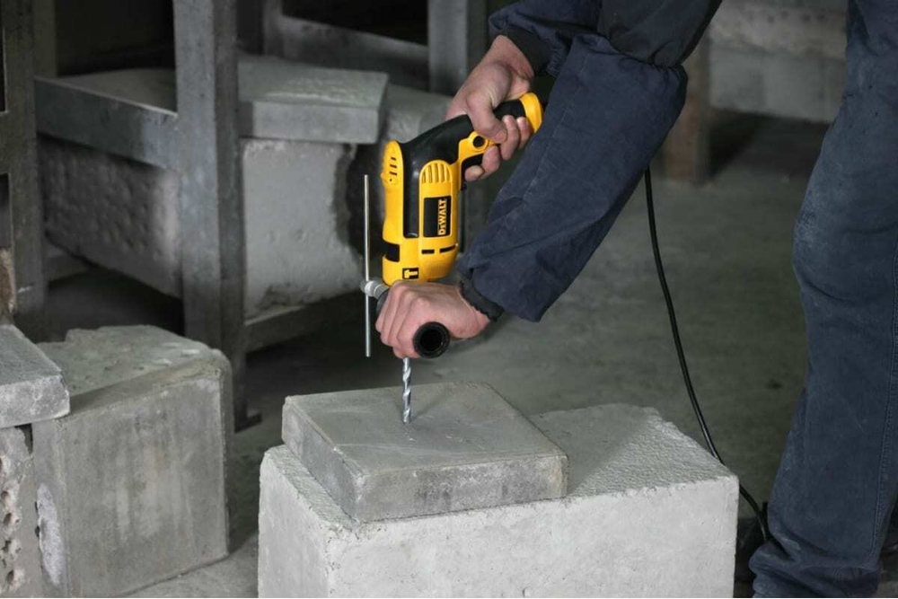DeWalt, DWD024S, Ударная дрель, 701 Вт, 0-2800, БЗП, шт