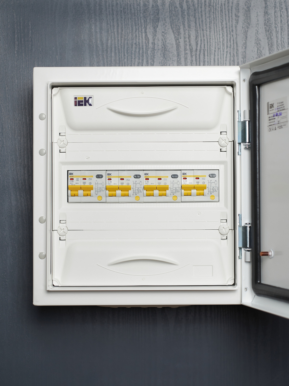 KARAT Дифференциальный автомат АД12 2P 40А 30мА тип AC IEK