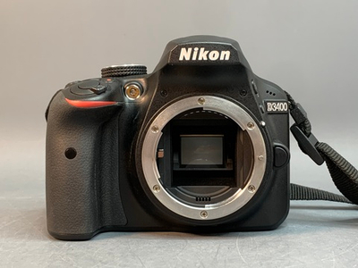 Nikon D3400 Kit AF-P DX 18-55mm G VR 13.500 кадров