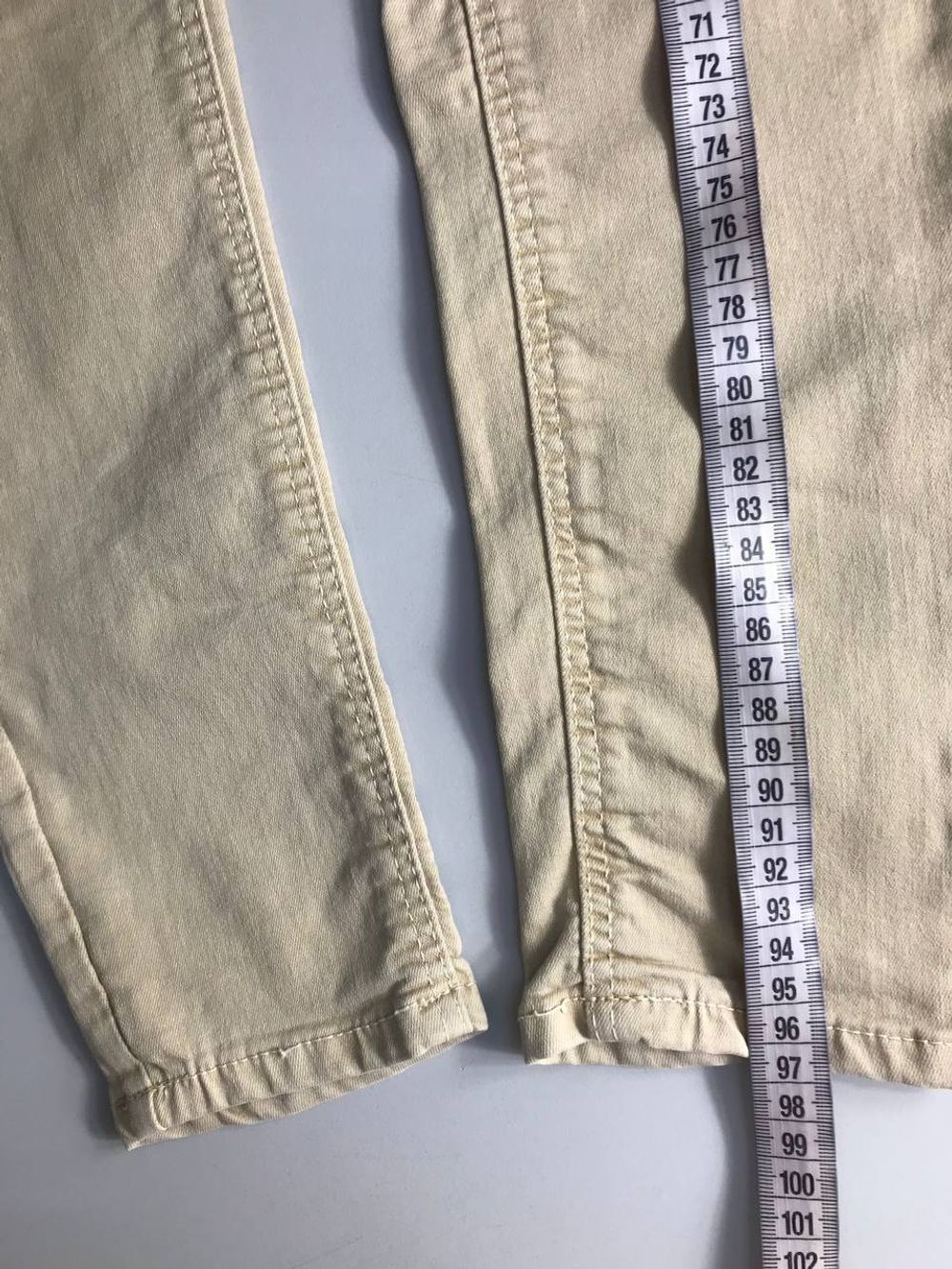 Джинсы Pull&Bear практичные, маркировка 36 eur, визуально на 42 размер