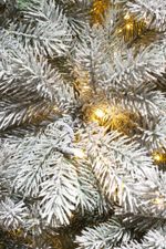 Заснеженная елка с гирляндой встроенной «Летиция» (Литая хвоя) 270 см / 2,7 м