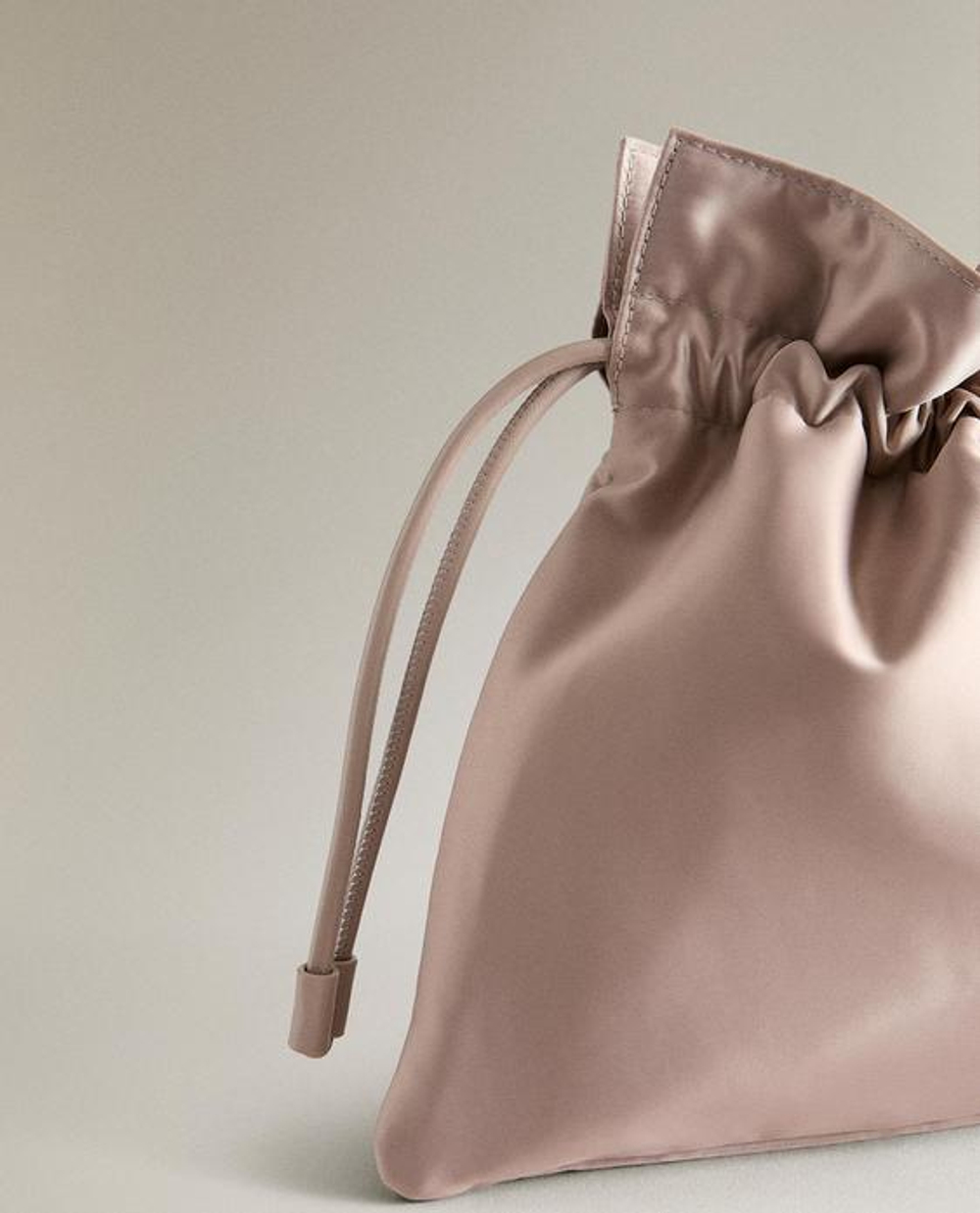 ZARA HOME САТИНОВАЯ СУМКА-КОСМЕТИЧКА СРЕДНЕГО РАЗМЕРА, БЕЖЕВЫЙ