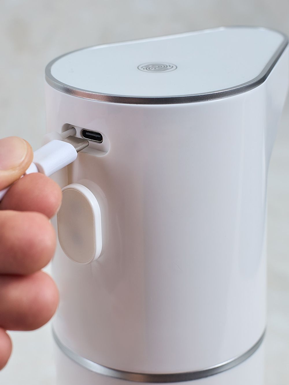 Диспенсер сенсорный для жидкого мыла Lume, 350 мл, белый