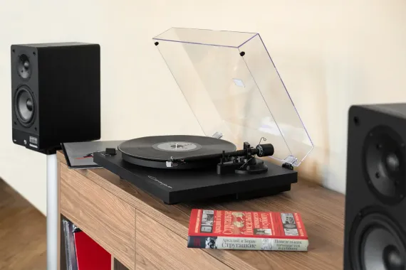 Radiotehnika LP002D Black