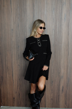 Платье из премиального трикотажа с декором из цепочек