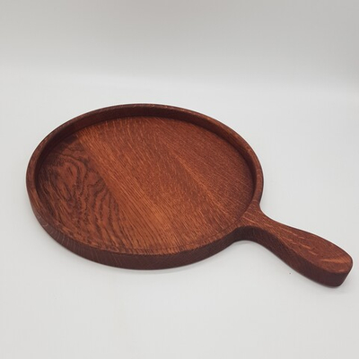 Доска для подачи круглая с ручкой (10см); дуб махагон; D=300мм; Н=25мм