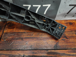 Кронштейн фары левый Москвич 3 22-нв Б/У Оригинал 2803503U3480