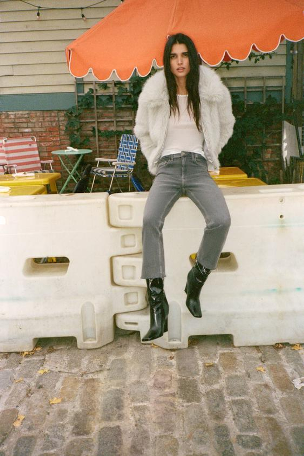 ZARA УКОРОЧЕННЫЕ РАСКЛЕШЕННЫЕ ДЖИНСЫ TRF С ВЫСОКОЙ ПОСАДКОЙ, АНТРАЦИТОВО-СЕРЫЙ